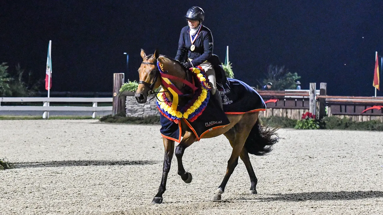 sliderToriColvin_DicobluePS_KimberlyLoushinGHI_5138